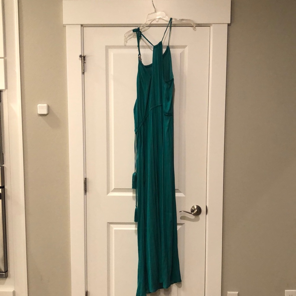 Flowing halter neck maxi dress.